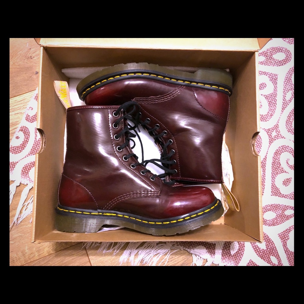 **SOLD** Women’s Dr. Martens 1460 8-eye vegan boot